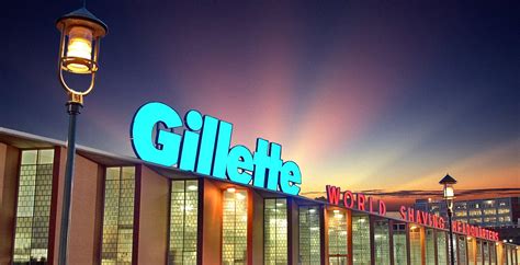Get the ultimate shaving experience with Magic Lights Gillette